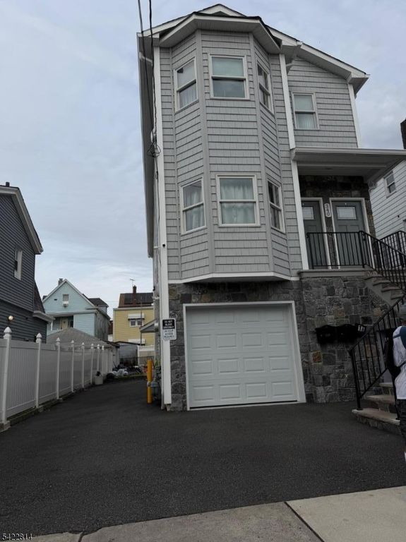 340 E 19Th St, Paterson City, NJ 07524