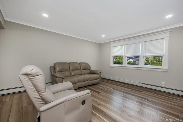 413 S 8th Street, Lindenhurst, NY 11757