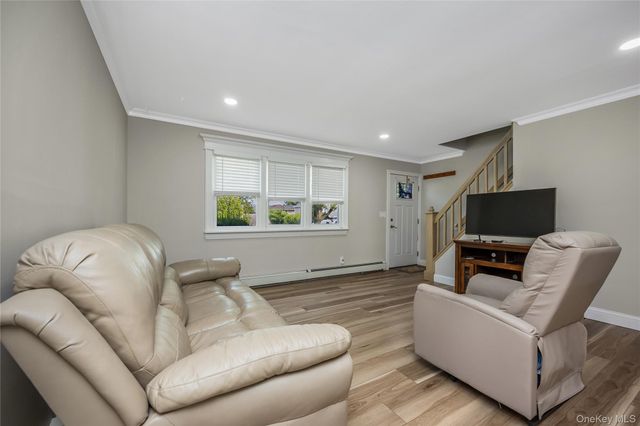 413 S 8th Street, Lindenhurst, NY 11757