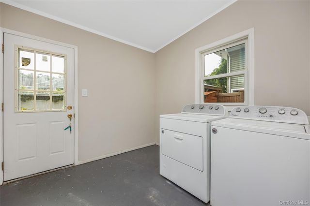 413 S 8th Street, Lindenhurst, NY 11757