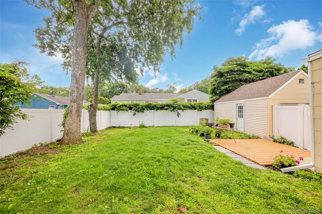413 S 8th Street, Lindenhurst, NY 11757