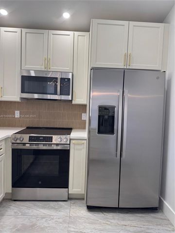 1090 SE 6th Ave, Dania Beach, FL 33004