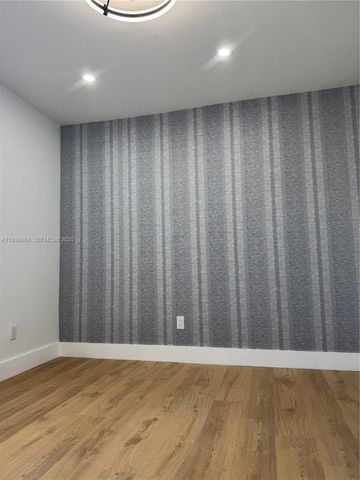 1090 SE 6th Ave, Dania Beach, FL 33004