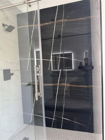 1090 SE 6th Ave, Dania Beach, FL 33004