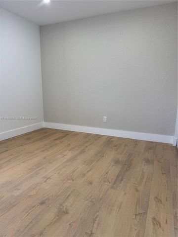 1090 SE 6th Ave, Dania Beach, FL 33004