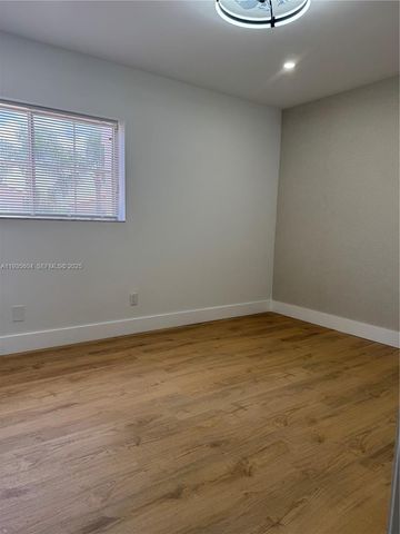 1090 SE 6th Ave, Dania Beach, FL 33004