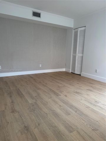 1090 SE 6th Ave, Dania Beach, FL 33004