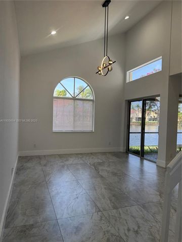 1090 SE 6th Ave, Dania Beach, FL 33004