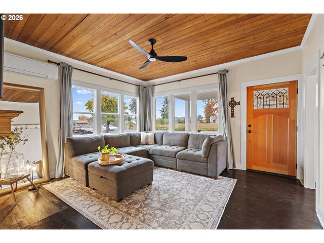 36937 S HIGHWAY 213, Mt Angel, OR 97362