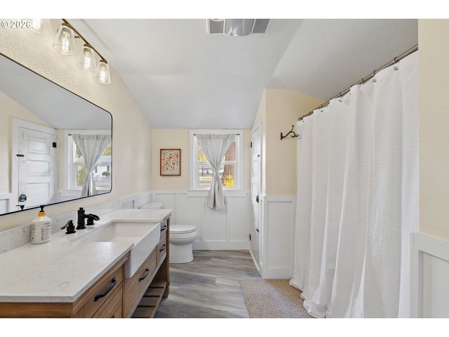 36937 S HIGHWAY 213, Mt Angel, OR 97362