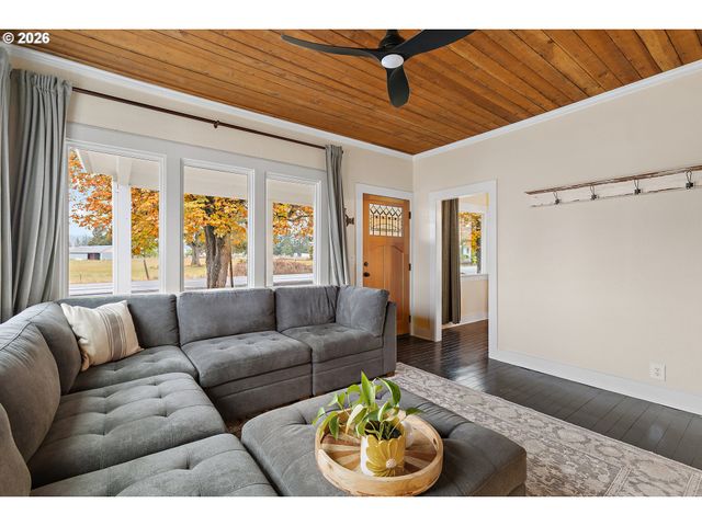 36937 S HIGHWAY 213, Mt Angel, OR 97362