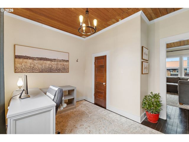 36937 S HIGHWAY 213, Mt Angel, OR 97362