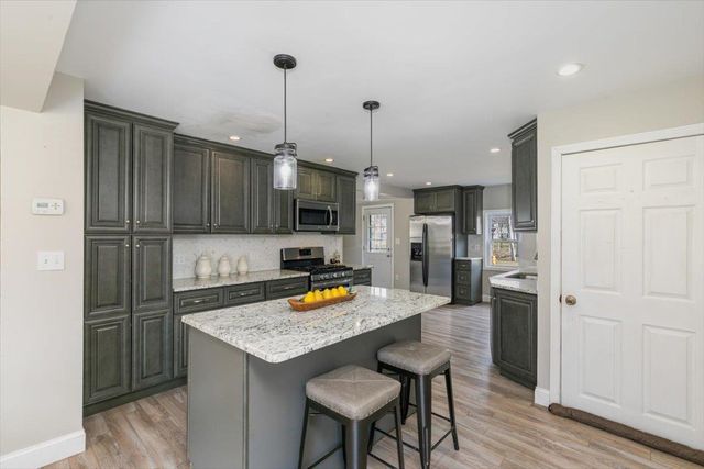 60 Town Farm Road, Salem, NH 03079