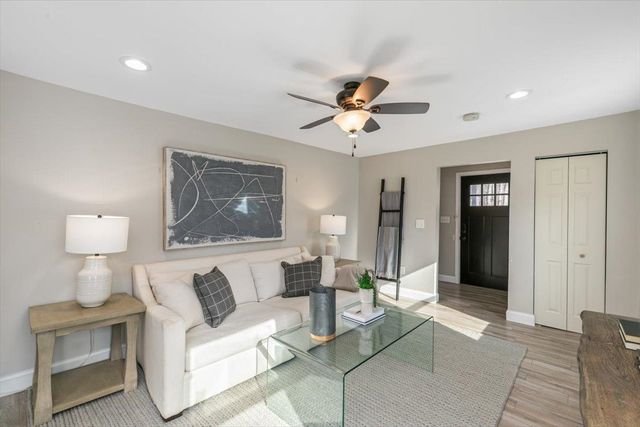 60 Town Farm Road, Salem, NH 03079