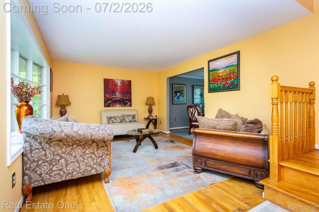 6011 Walker Drive, Troy, MI 48085