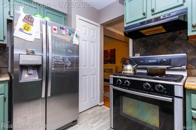6011 Walker Drive, Troy, MI 48085