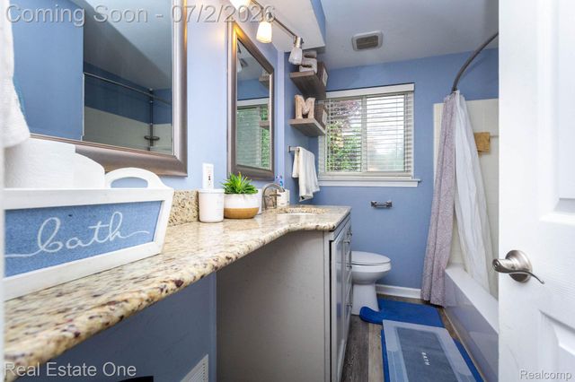 6011 Walker Drive, Troy, MI 48085