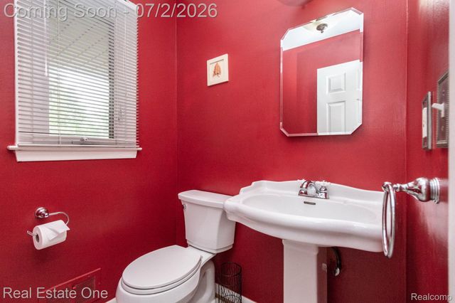 6011 Walker Drive, Troy, MI 48085