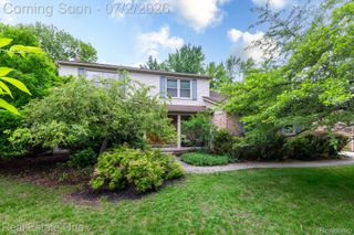 6011 Walker Drive, Troy, MI 48085