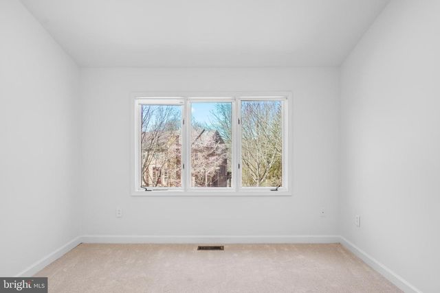 39 STRIDESHAM CT, Baltimore, MD 21209