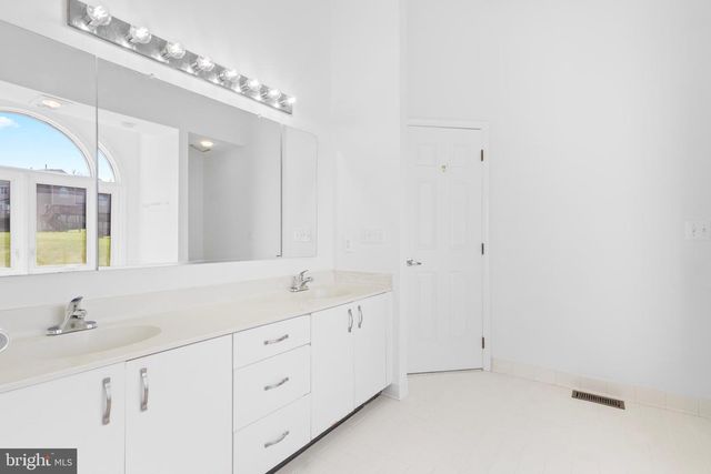 39 STRIDESHAM CT, Baltimore, MD 21209