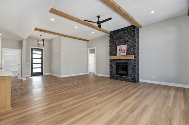 989 E Siler Parkway, Springfield, MO 65810