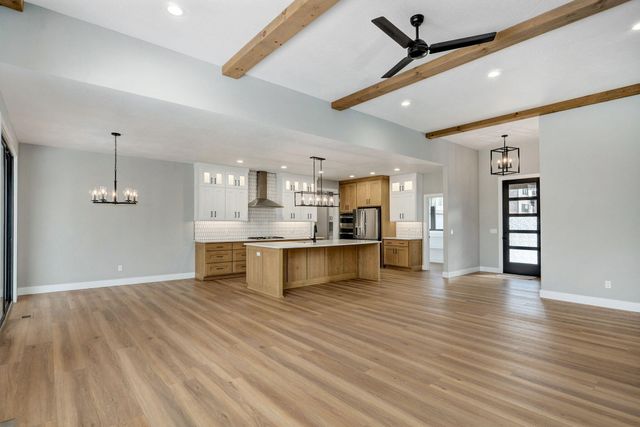 989 E Siler Parkway, Springfield, MO 65810