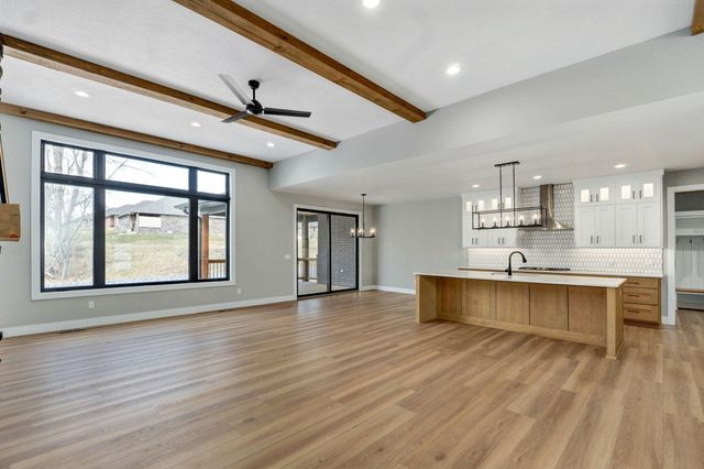 989 E Siler Parkway, Springfield, MO 65810