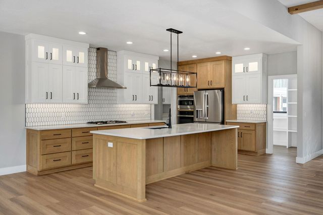 989 E Siler Parkway, Springfield, MO 65810