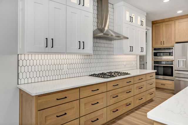 989 E Siler Parkway, Springfield, MO 65810