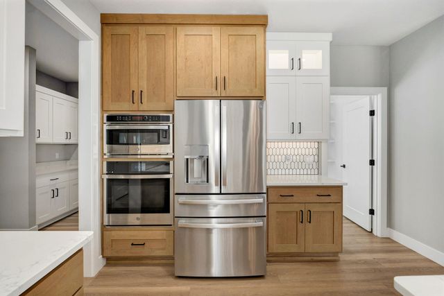 989 E Siler Parkway, Springfield, MO 65810