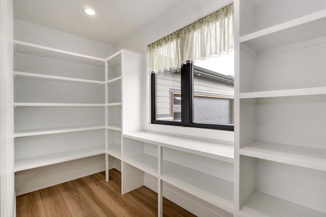 989 E Siler Parkway, Springfield, MO 65810