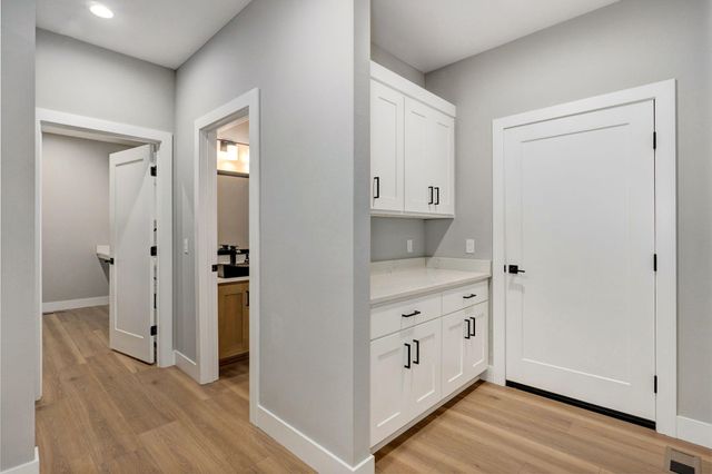 989 E Siler Parkway, Springfield, MO 65810