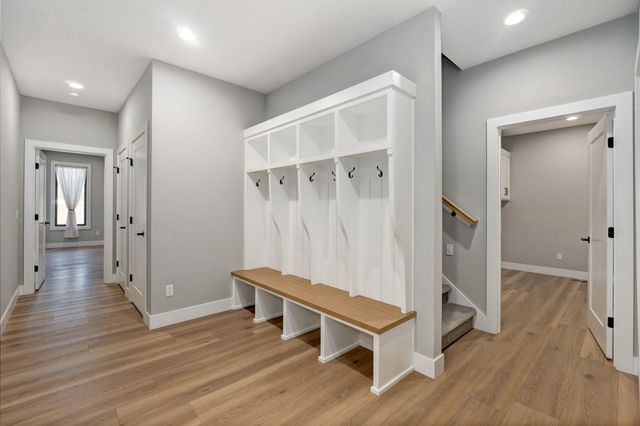 989 E Siler Parkway, Springfield, MO 65810