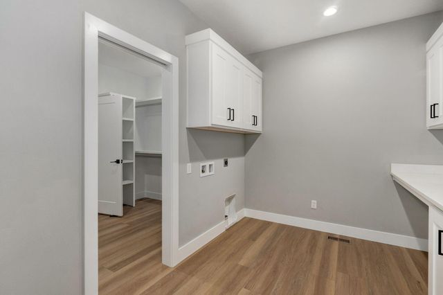 989 E Siler Parkway, Springfield, MO 65810