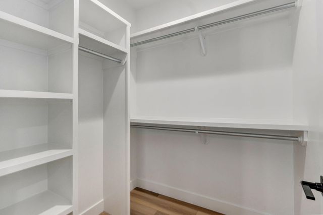 989 E Siler Parkway, Springfield, MO 65810