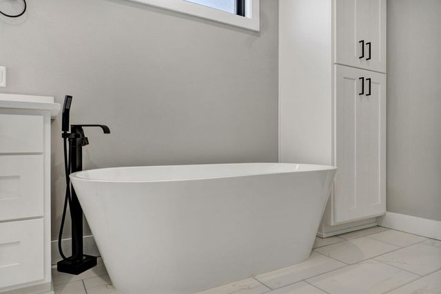 989 E Siler Parkway, Springfield, MO 65810