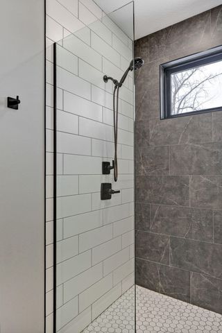 989 E Siler Parkway, Springfield, MO 65810