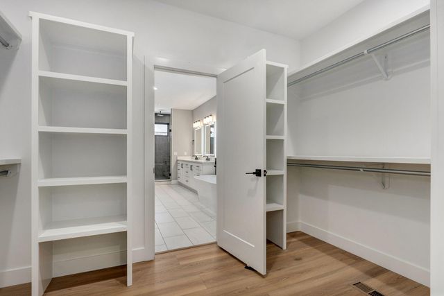 989 E Siler Parkway, Springfield, MO 65810