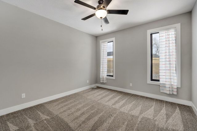 989 E Siler Parkway, Springfield, MO 65810