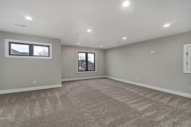 989 E Siler Parkway, Springfield, MO 65810