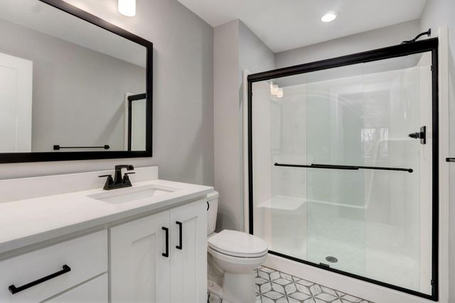 989 E Siler Parkway, Springfield, MO 65810