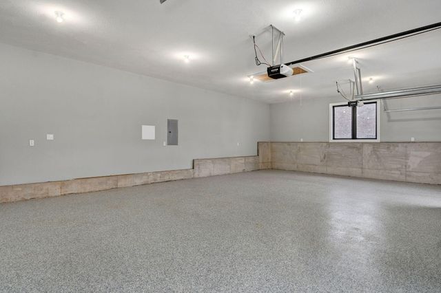 989 E Siler Parkway, Springfield, MO 65810