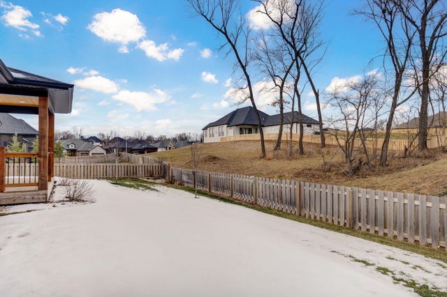 989 E Siler Parkway, Springfield, MO 65810