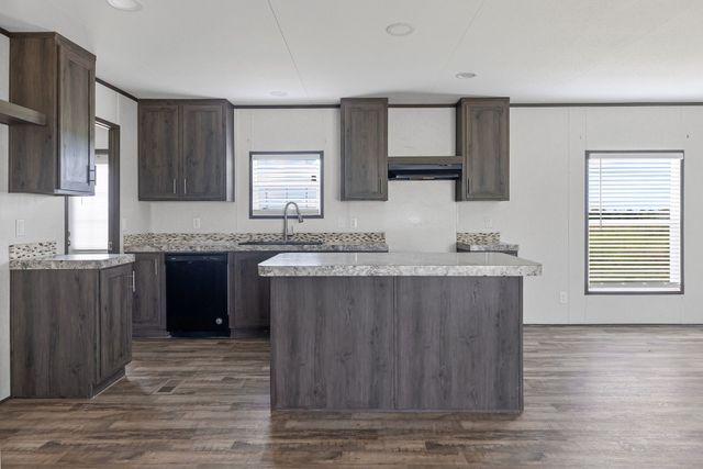 3828 Farm Road 272, Celeste, TX 75423