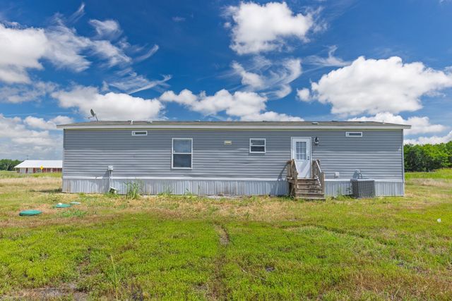 3828 Farm Road 272, Celeste, TX 75423