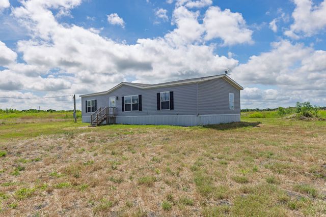 3828 Farm Road 272, Celeste, TX 75423