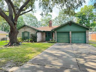 1712 Redwood Circle, Alvin, TX 77511