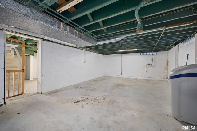3606 N SHERIDAN Road, Peoria, IL 61604