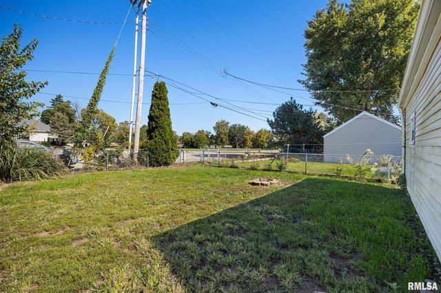 3606 N SHERIDAN Road, Peoria, IL 61604